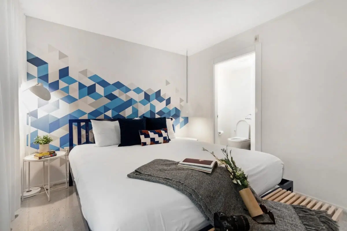 Roami at 250 Collins | Pool | Next to Beach | 2BR