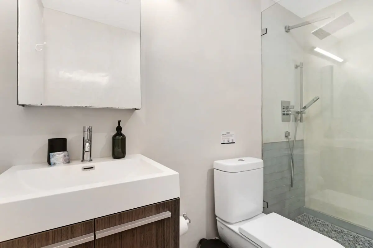 Roami at 250 Collins | Pool | Next to Beach | 2BR