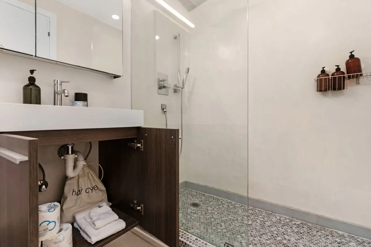 Roami at 250 Collins | Pool | Next to Beach | 2BR