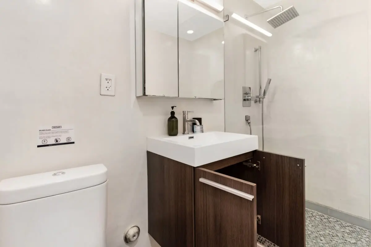 Roami at 250 Collins | Pool | Next to Beach | 2BR