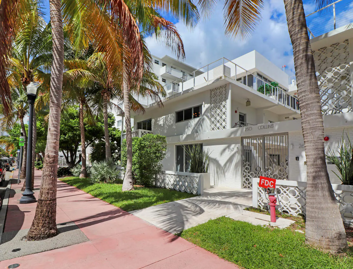 Roami at 250 Collins | Pool | Next to Beach | 2BR