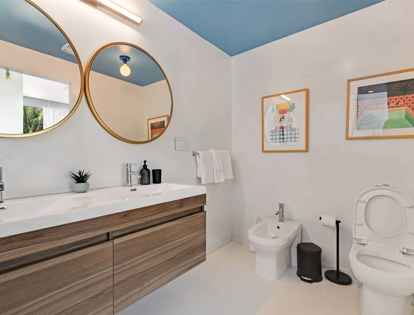 Roami at 250 Collins | Pool | 2BR