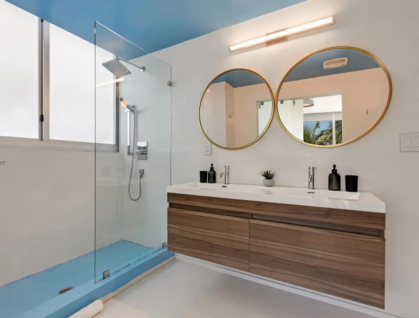 Roami at 250 Collins | Pool | 2BR