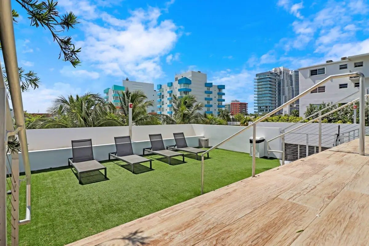Roami at 250 Collins | Pool | 2BR