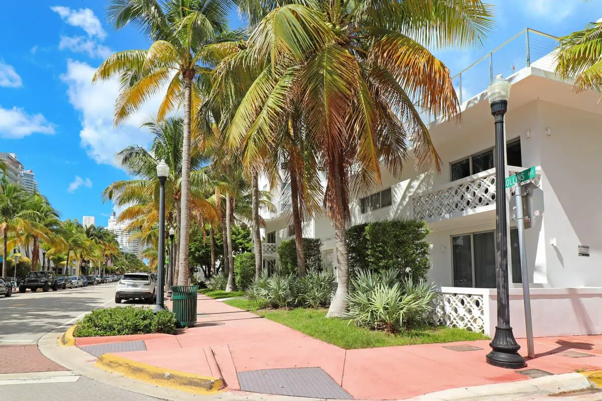 Roami at 250 Collins | Pool | 2BR