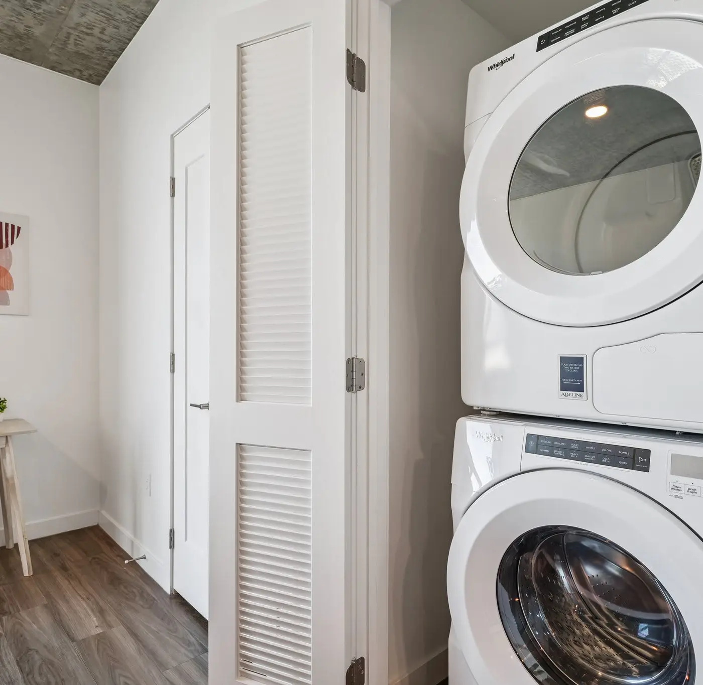 Cozysuites Adeline 1BR - valet parking, gym, pool!