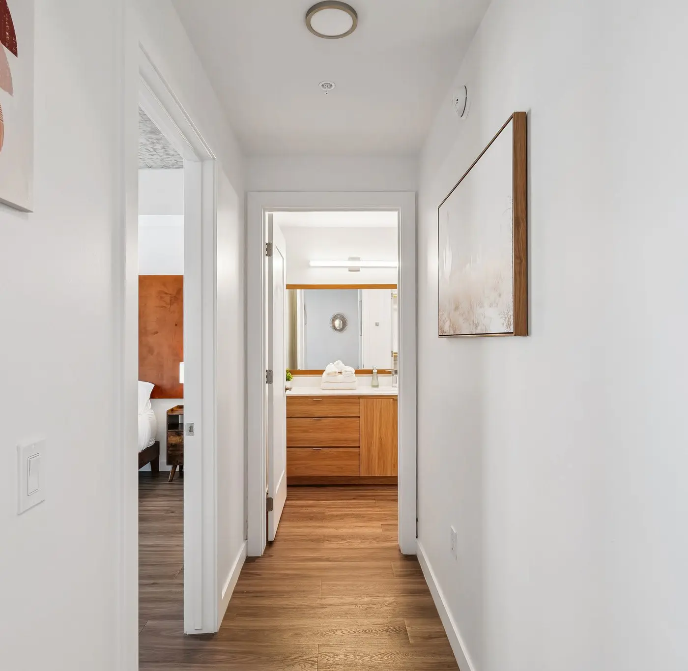Cozysuites Adeline 1BR - valet parking, gym, pool!