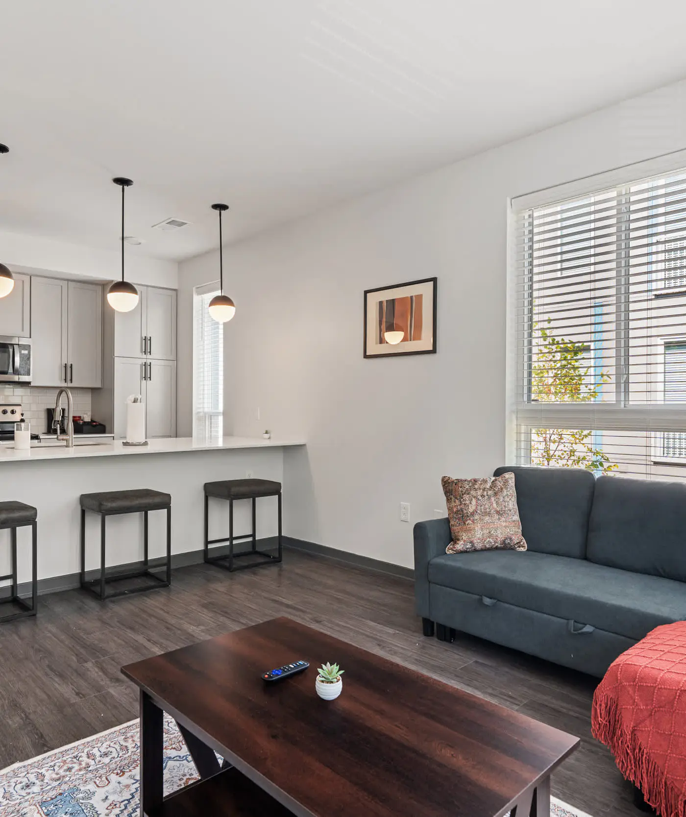 CozySuites Ayr 2BR with parking, pool, gym