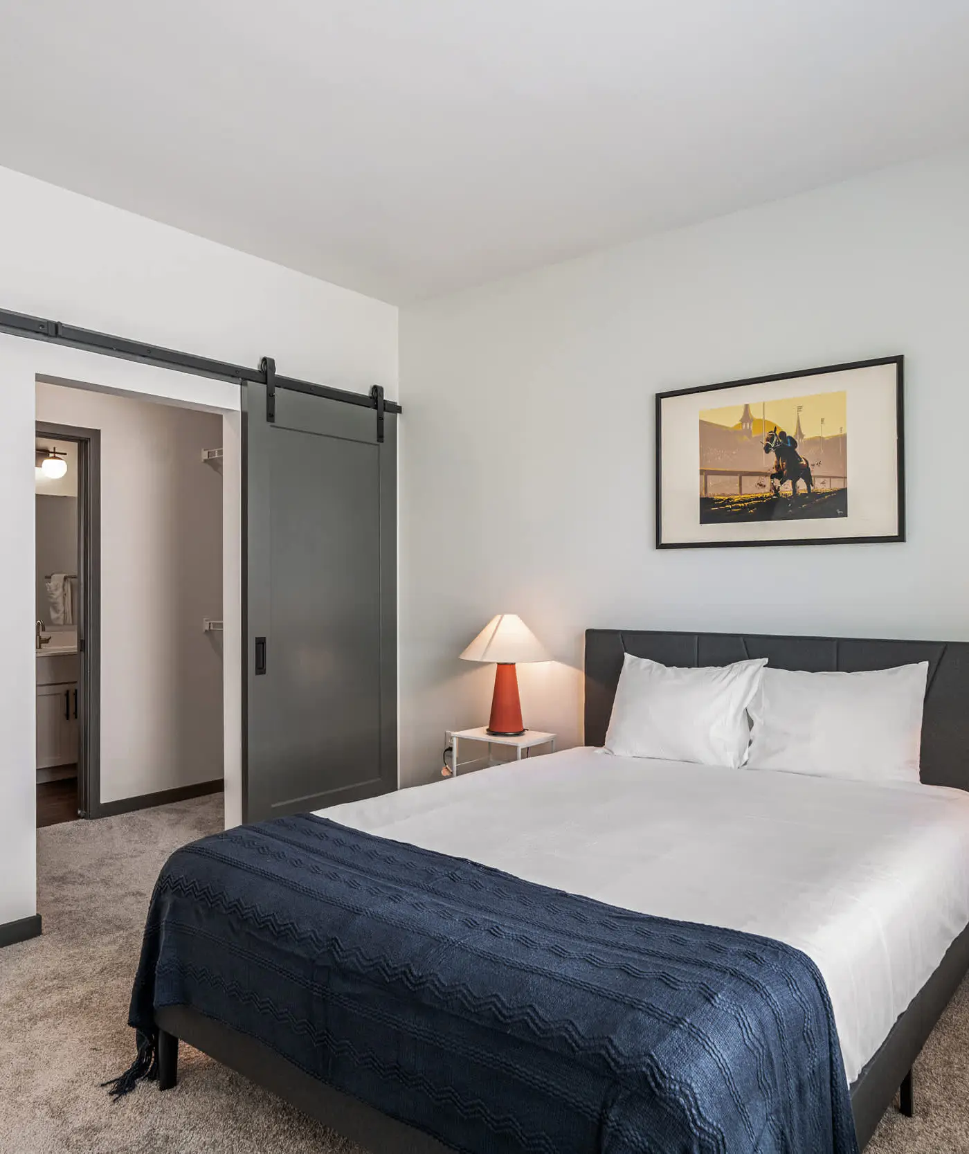 CozySuites Ayr 2BR with parking, pool, gym
