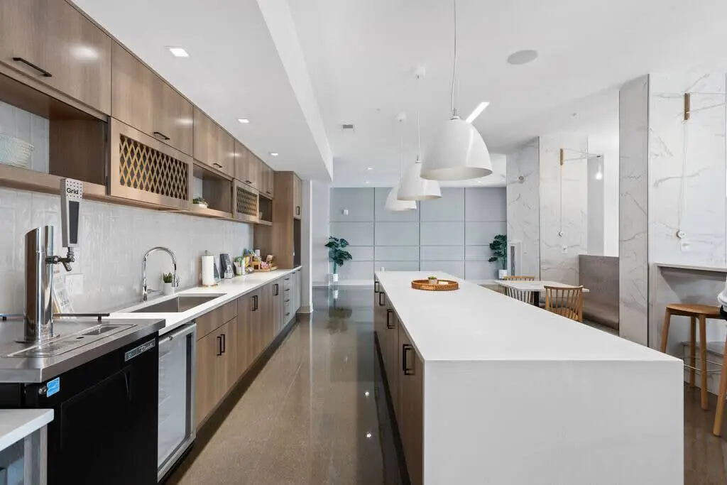 Modern Studio CozySuites Downtown