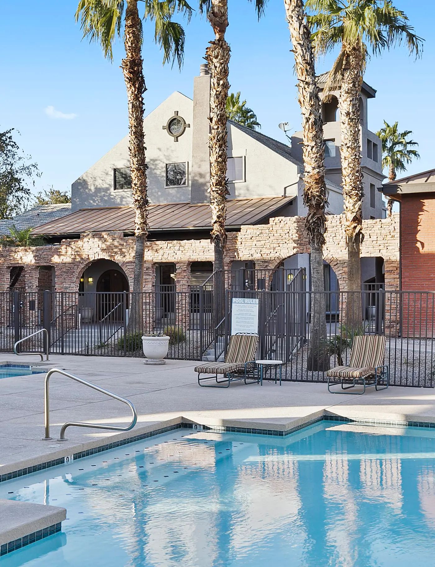 CozySuites Chandler with 2 pools, jacuzzi, arcade! 06