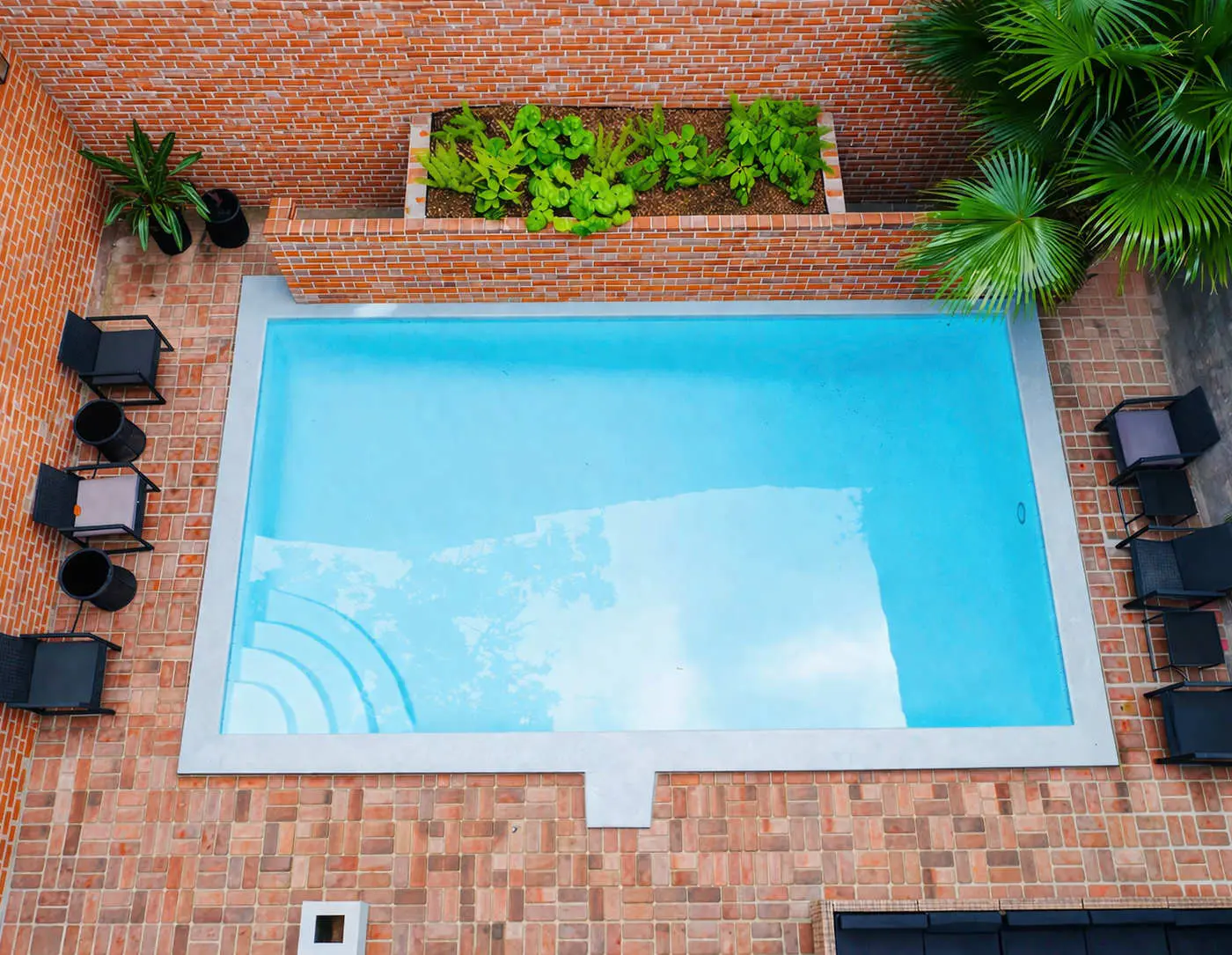 Roami at St. Helene | Studio with Pool