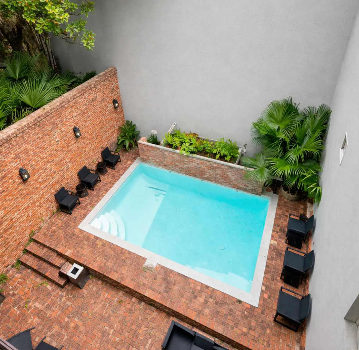 Roami at St. Helene | Studio with Pool