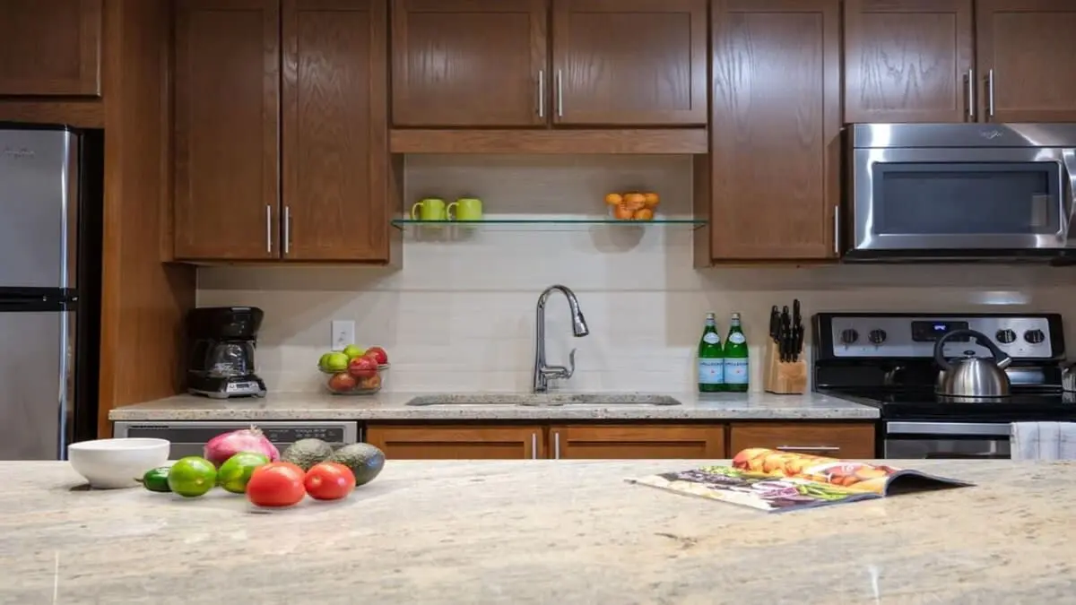 TWO Modern CozySuites at LTV 3BR with Pool, Gym