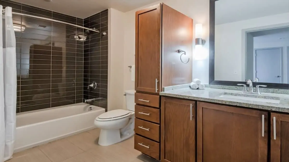 TWO Modern CozySuites at LTV 3BR with Pool, Gym