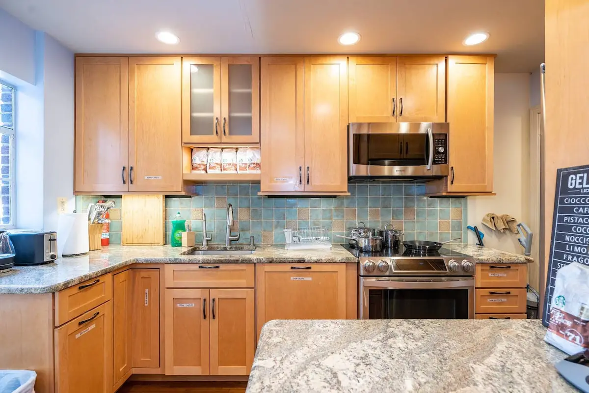 Spacious 4BR CozySuites in Old Town Alexandria