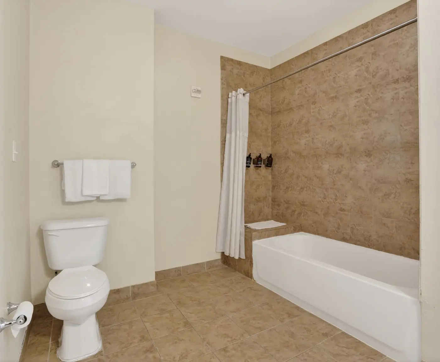 Roami at Duncan Plaza | 1 Bedroom Apartment