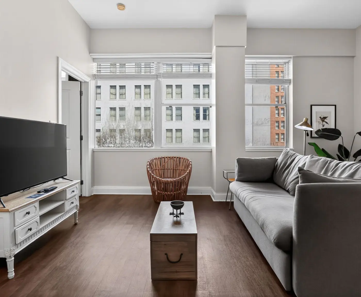 Roami at Duncan Plaza | 1 Bedroom Apartment