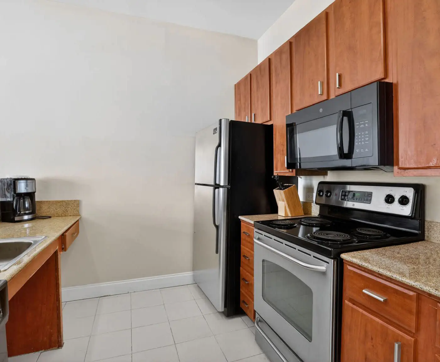 Roami at Duncan Plaza | 1 Bedroom Apartment