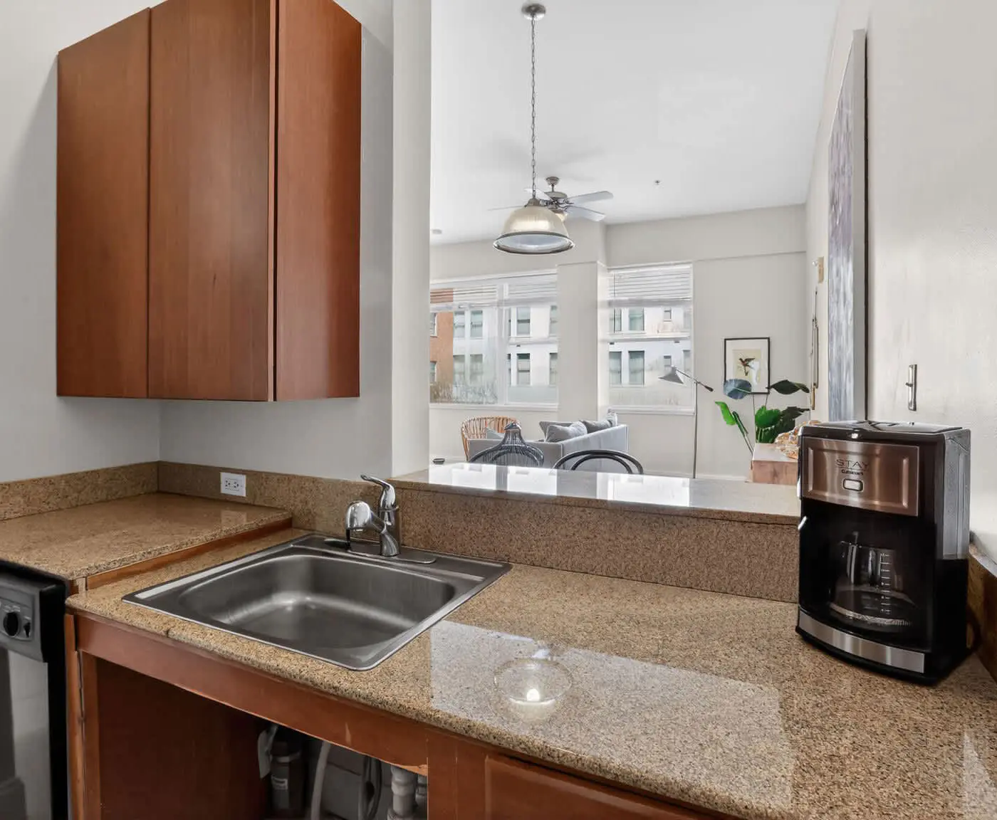 Roami at Duncan Plaza | 1 Bedroom Apartment