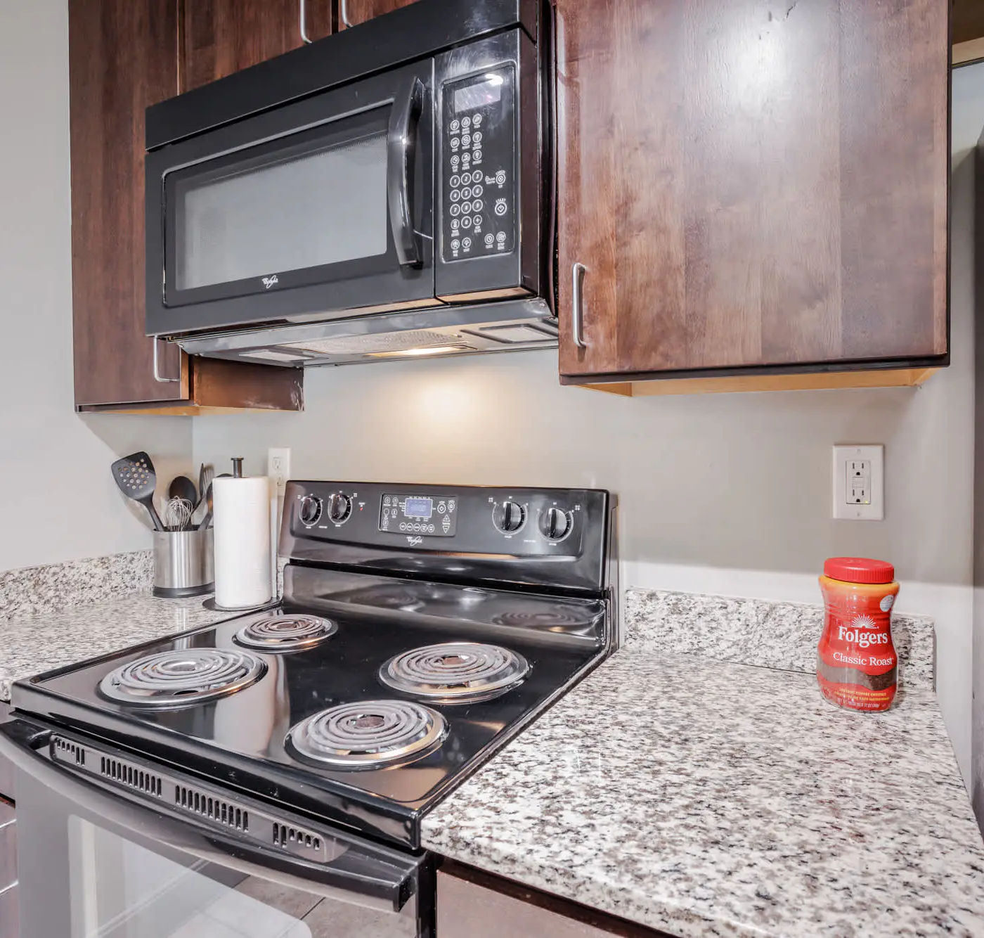 2BR/2BA CozySuites at the Banks