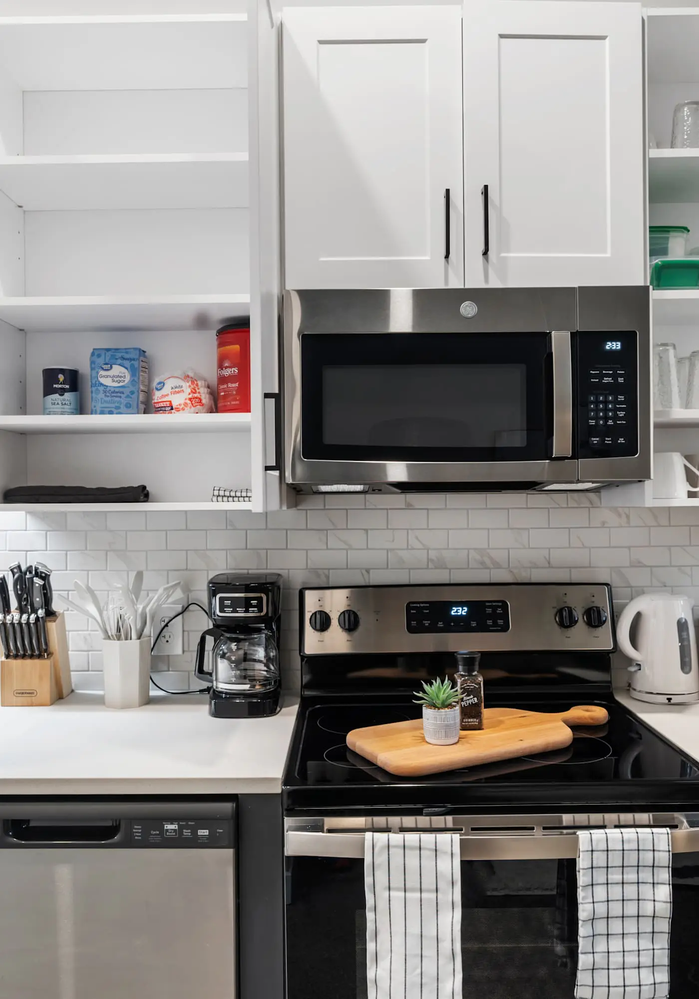 CozySuites Textile | 1BR w/ Gym + Rooftop Access