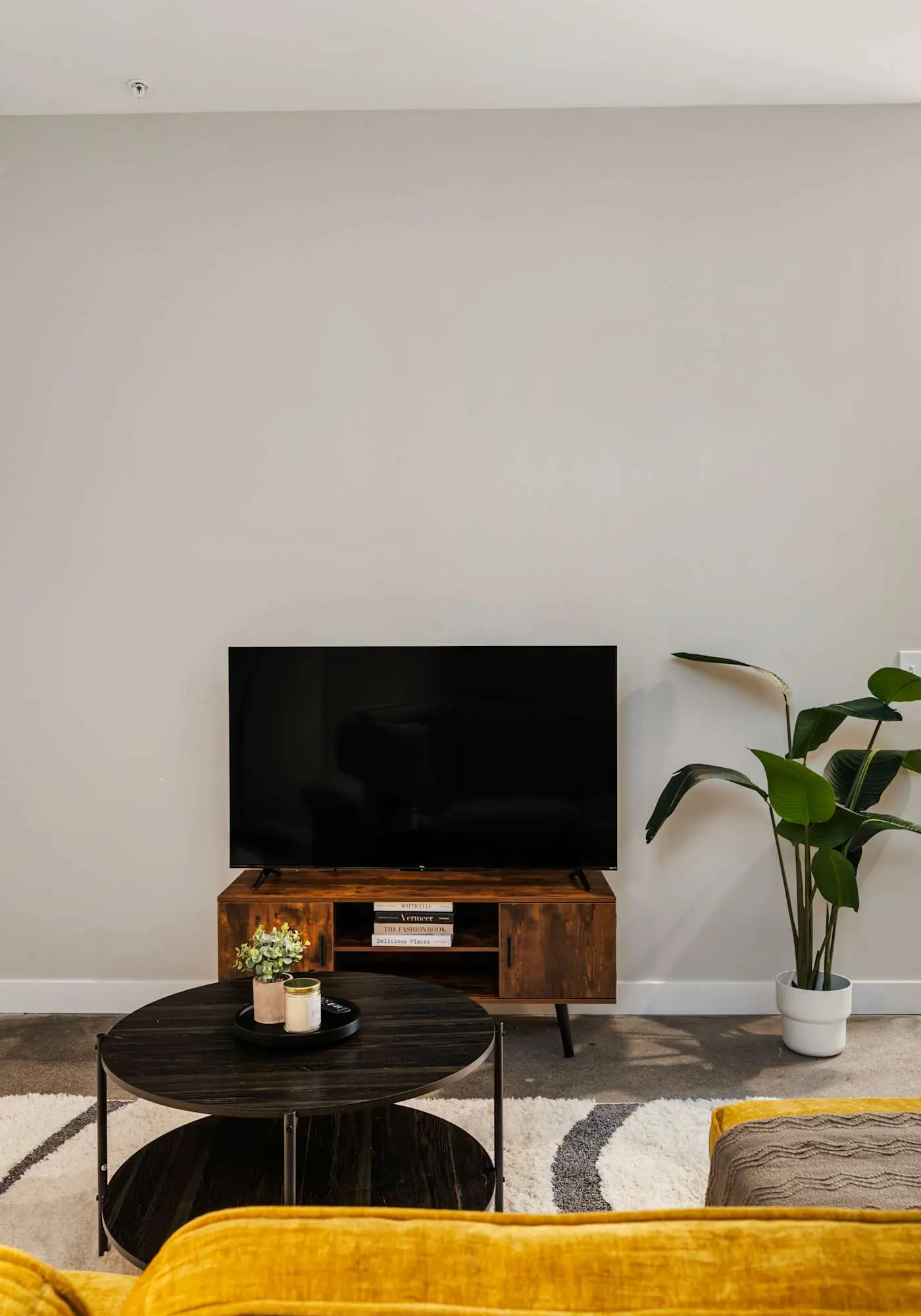 CozySuites Textile | 1BR w/ Gym + Rooftop Access