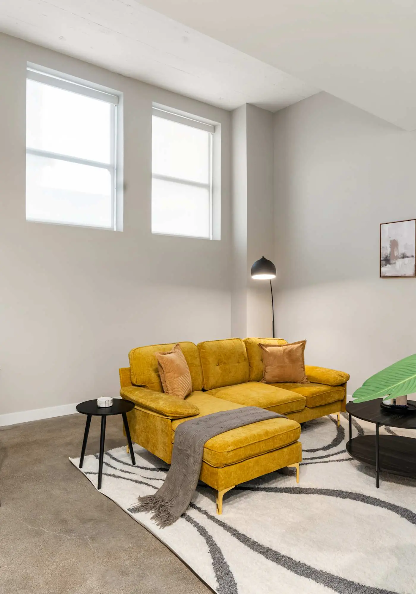 CozySuites Textile | 1BR w/ Gym + Rooftop Access