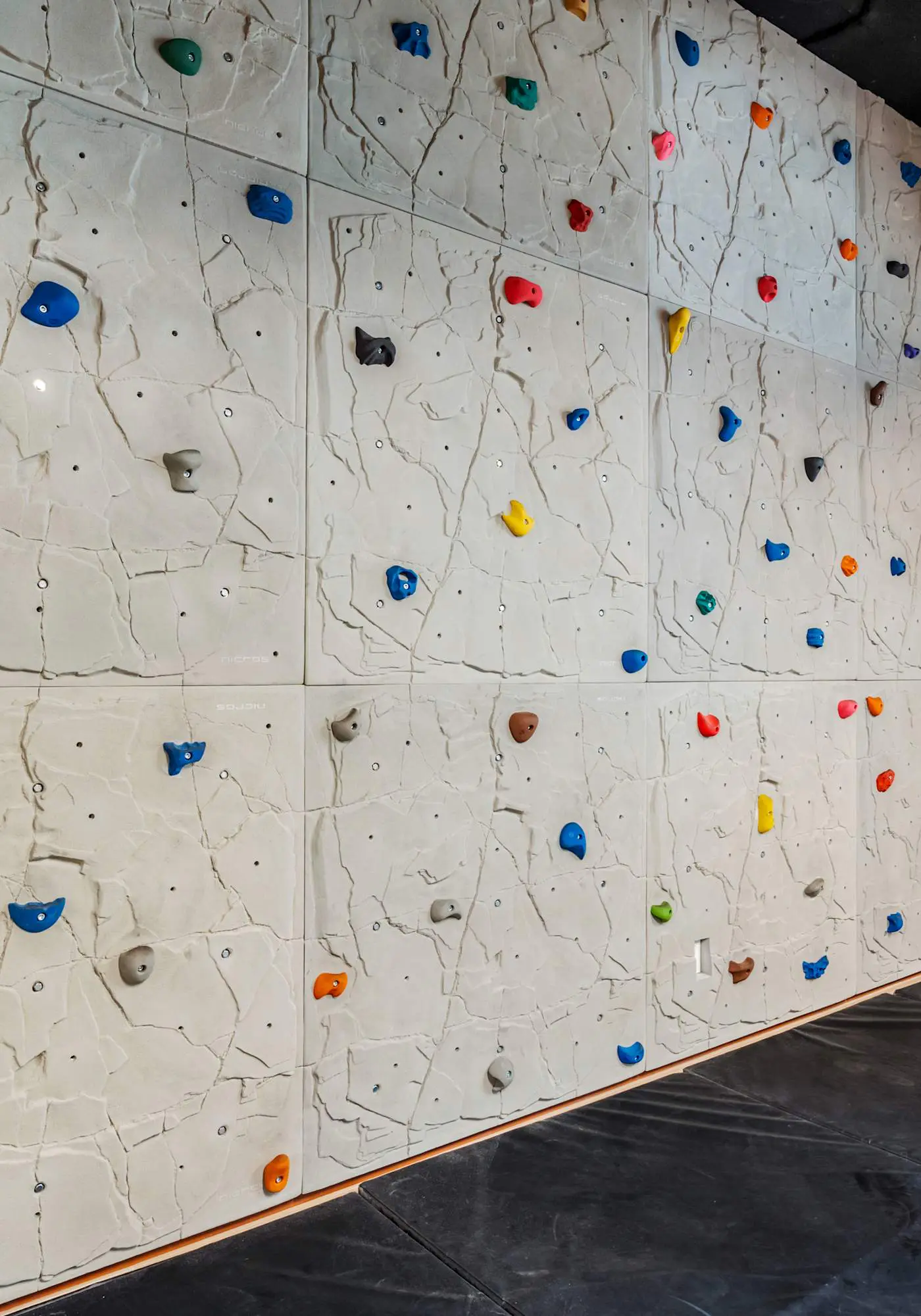 CozySuites Textile | 1BR w/ Gym + Rooftop Access
