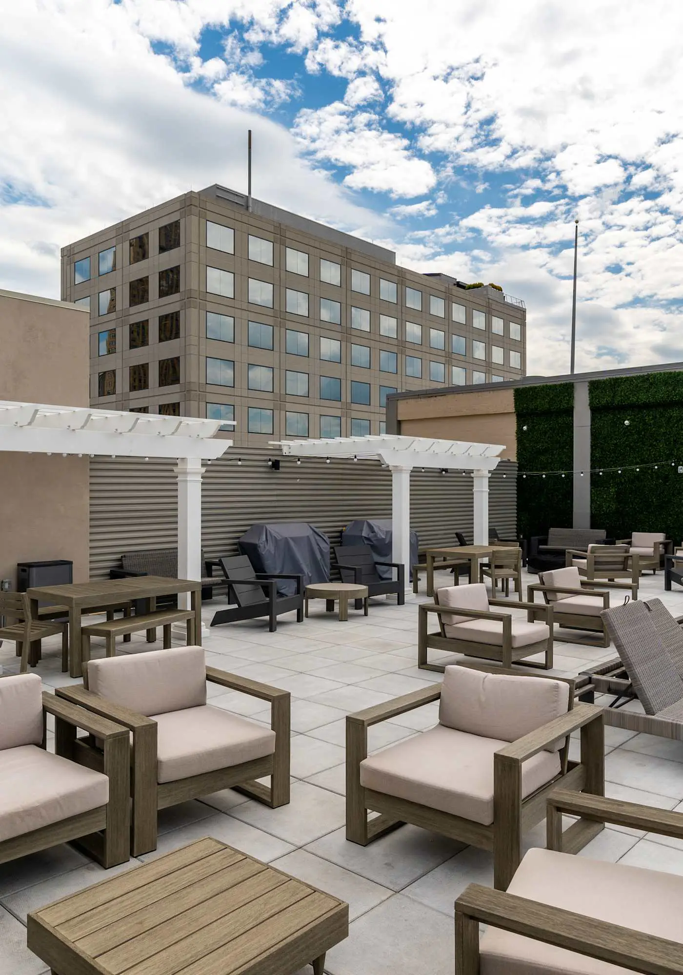 CozySuites Textile | 1BR w/ Gym + Rooftop Access