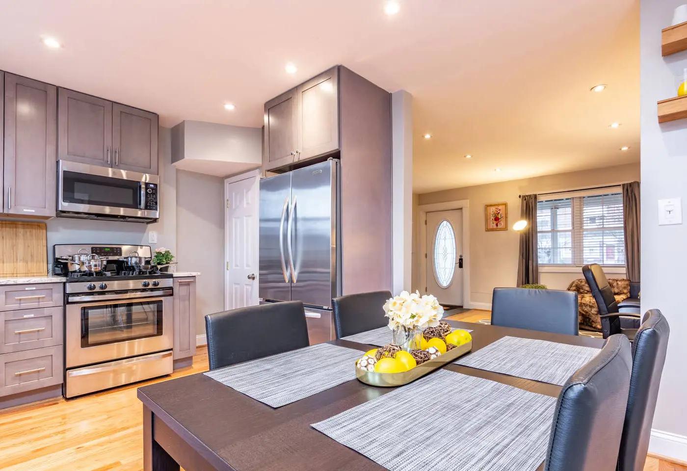 Gorgeous Home 10 min to DC by CozySuites