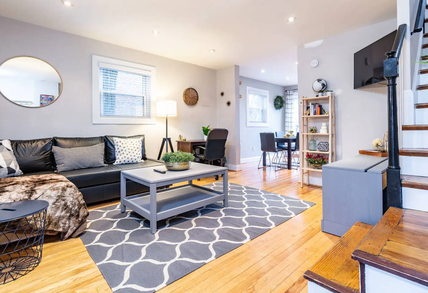 Gorgeous Home 10 min to DC by CozySuites