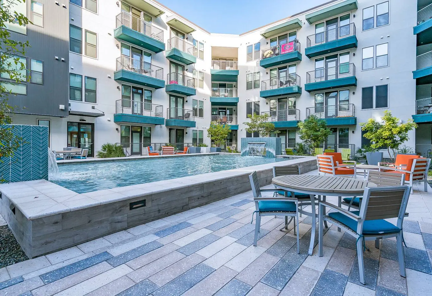 Stylish 2BR CozySuites | Town Lake Waterfront