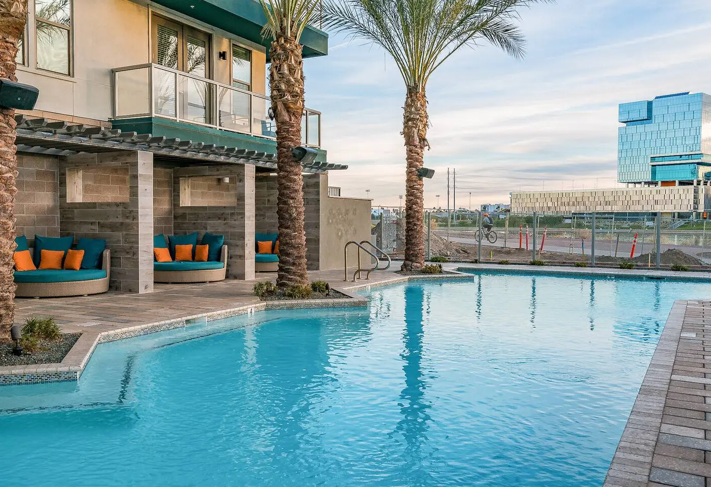 Stylish 2BR CozySuites | Town Lake Waterfront