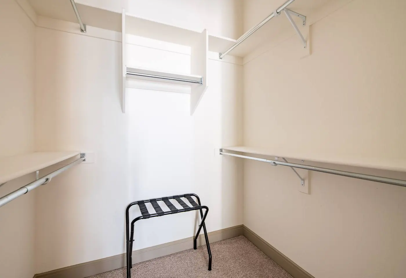 Stylish 2BR CozySuites | Town Lake Waterfront