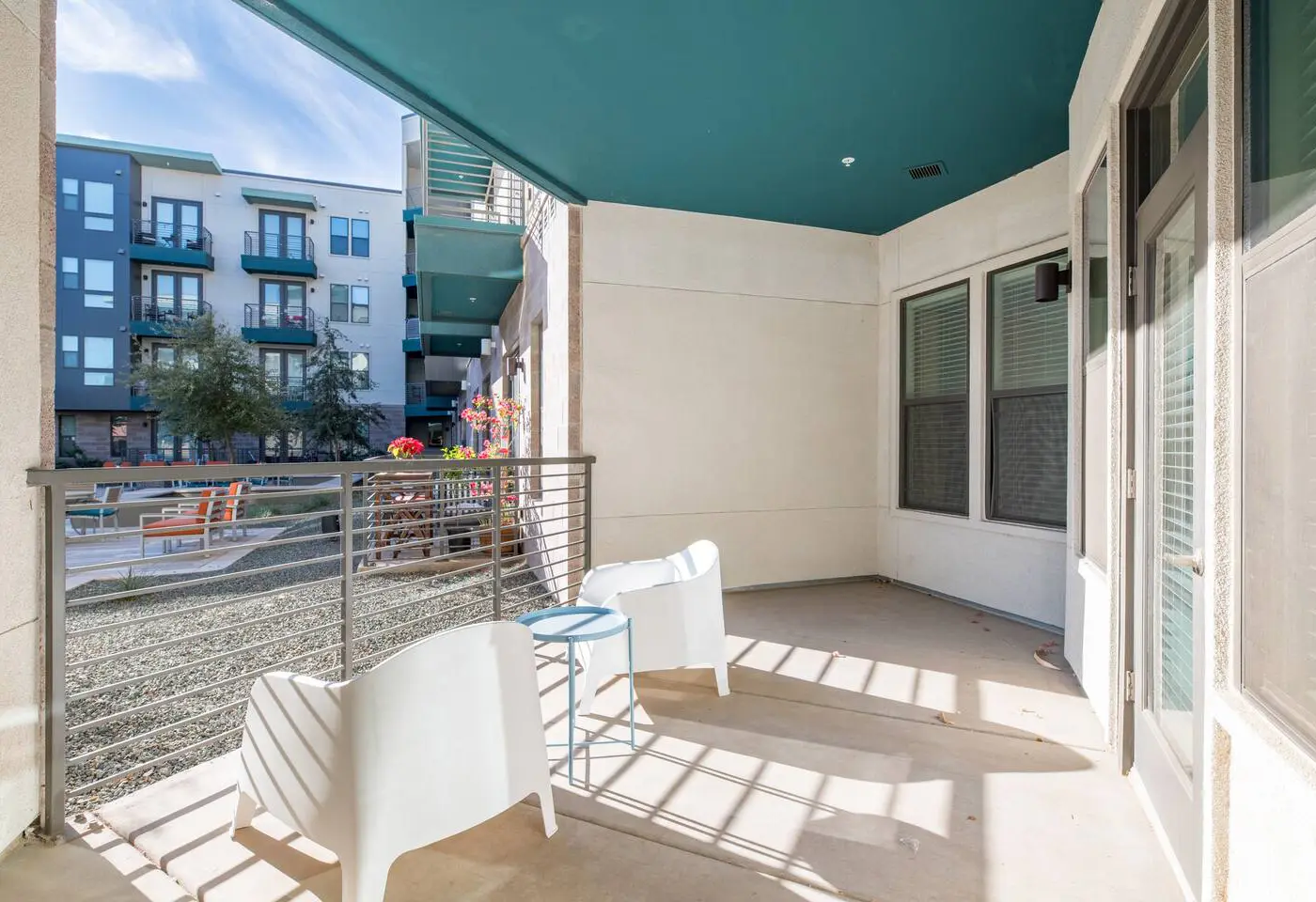 Stylish 2BR CozySuites | Town Lake Waterfront