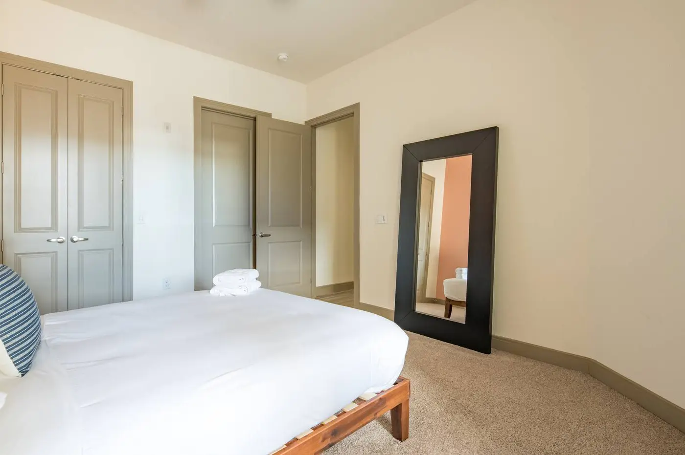 Stylish 2BR CozySuites | Town Lake Waterfront