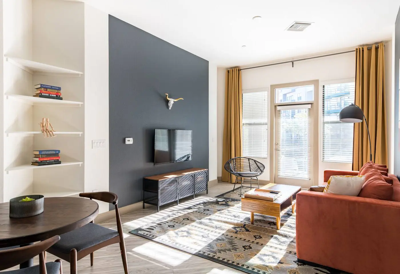 Stylish 2BR CozySuites | Town Lake Waterfront