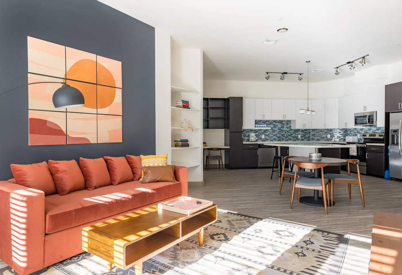 Stylish 2BR CozySuites | Town Lake Waterfront