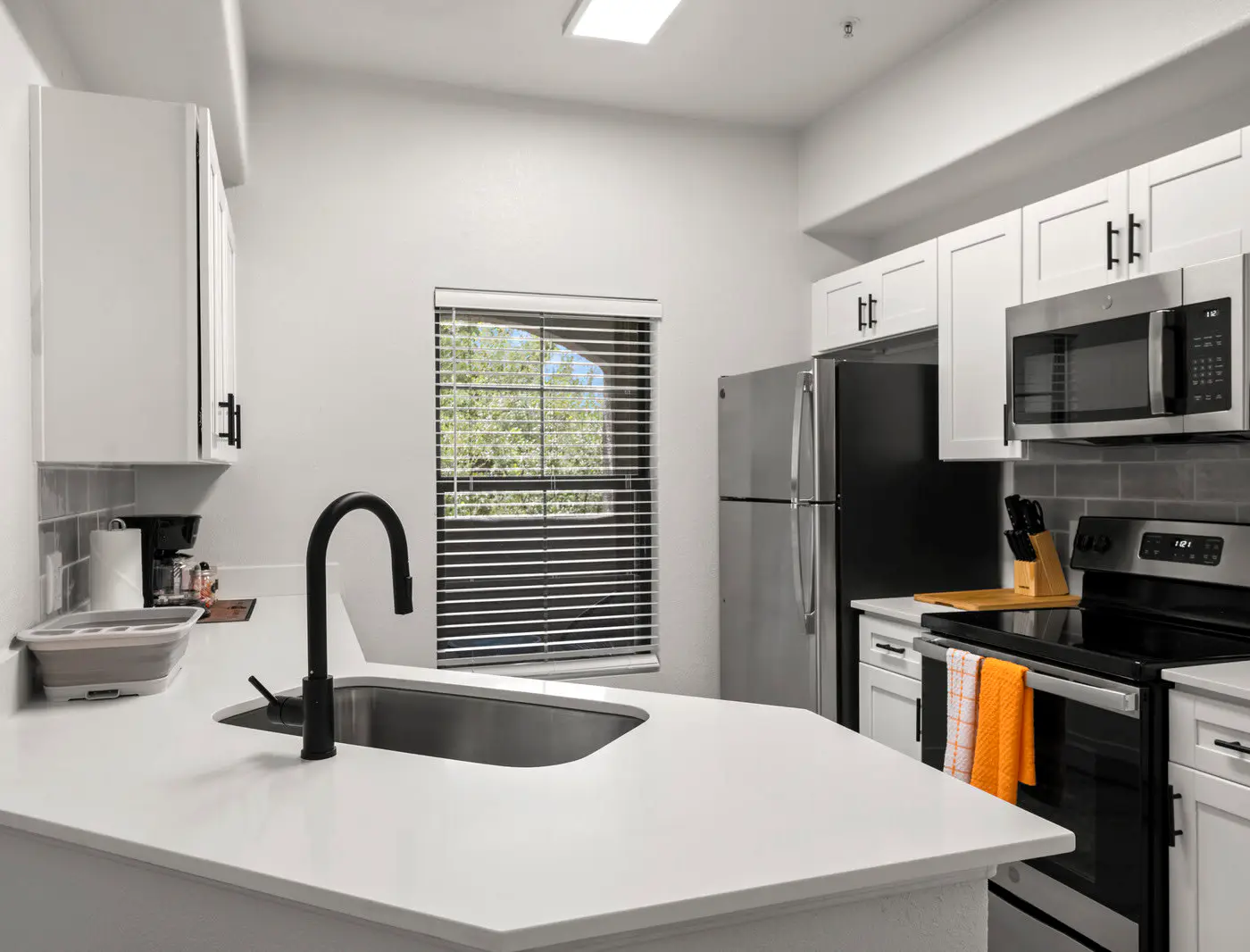 CozySuites Chandler 2BR with 2 pools and Jacuzzi