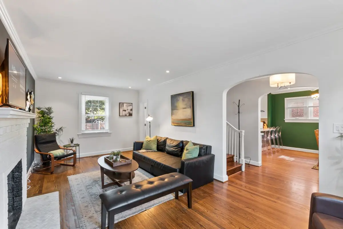 Massive 5BR Historic CozySuites House
