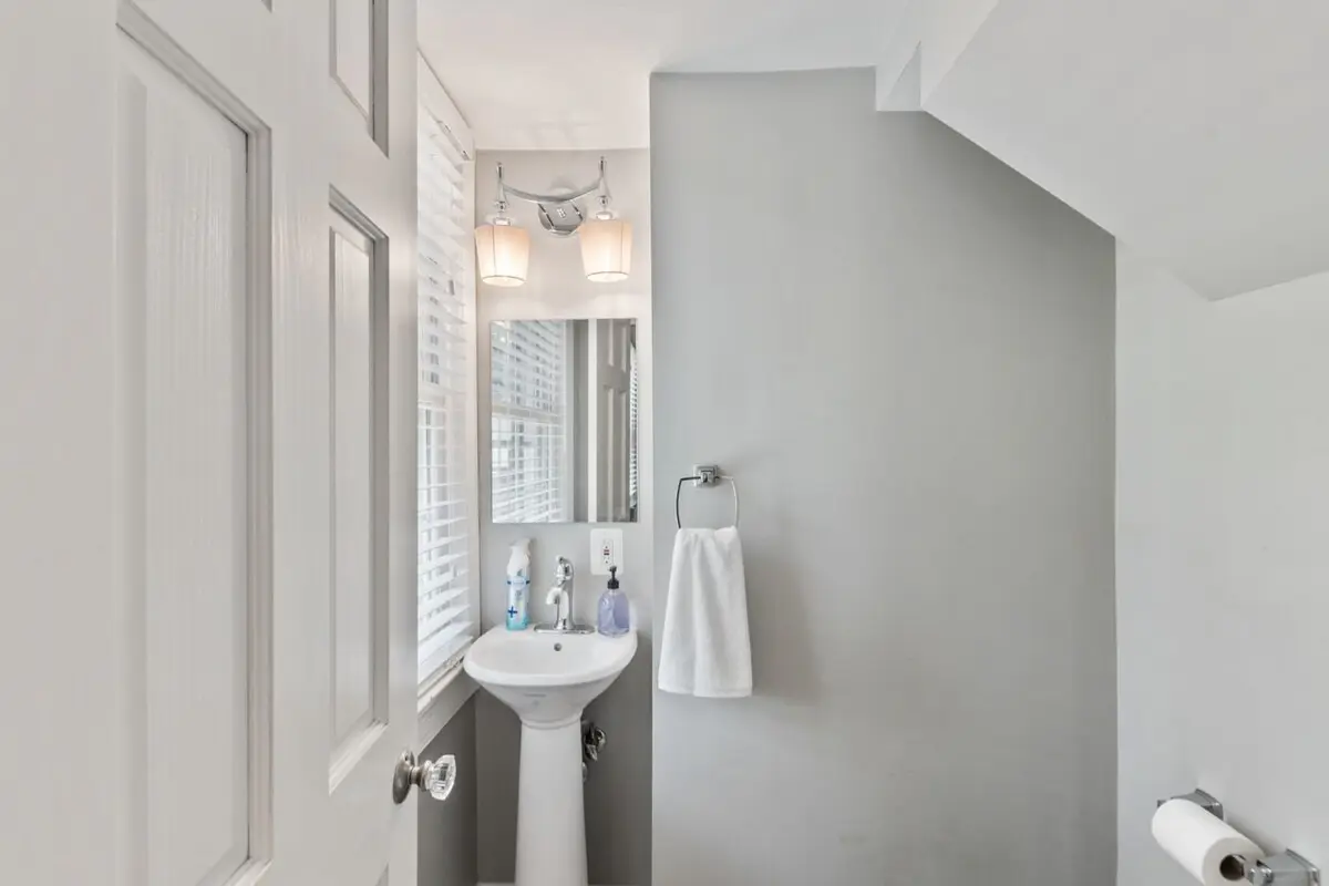 Massive 5BR Historic CozySuites House
