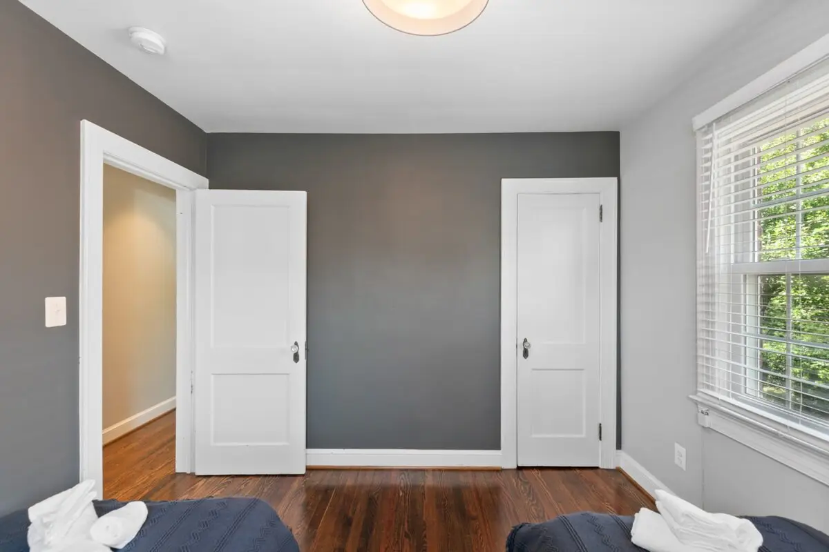 Massive 5BR Historic CozySuites House