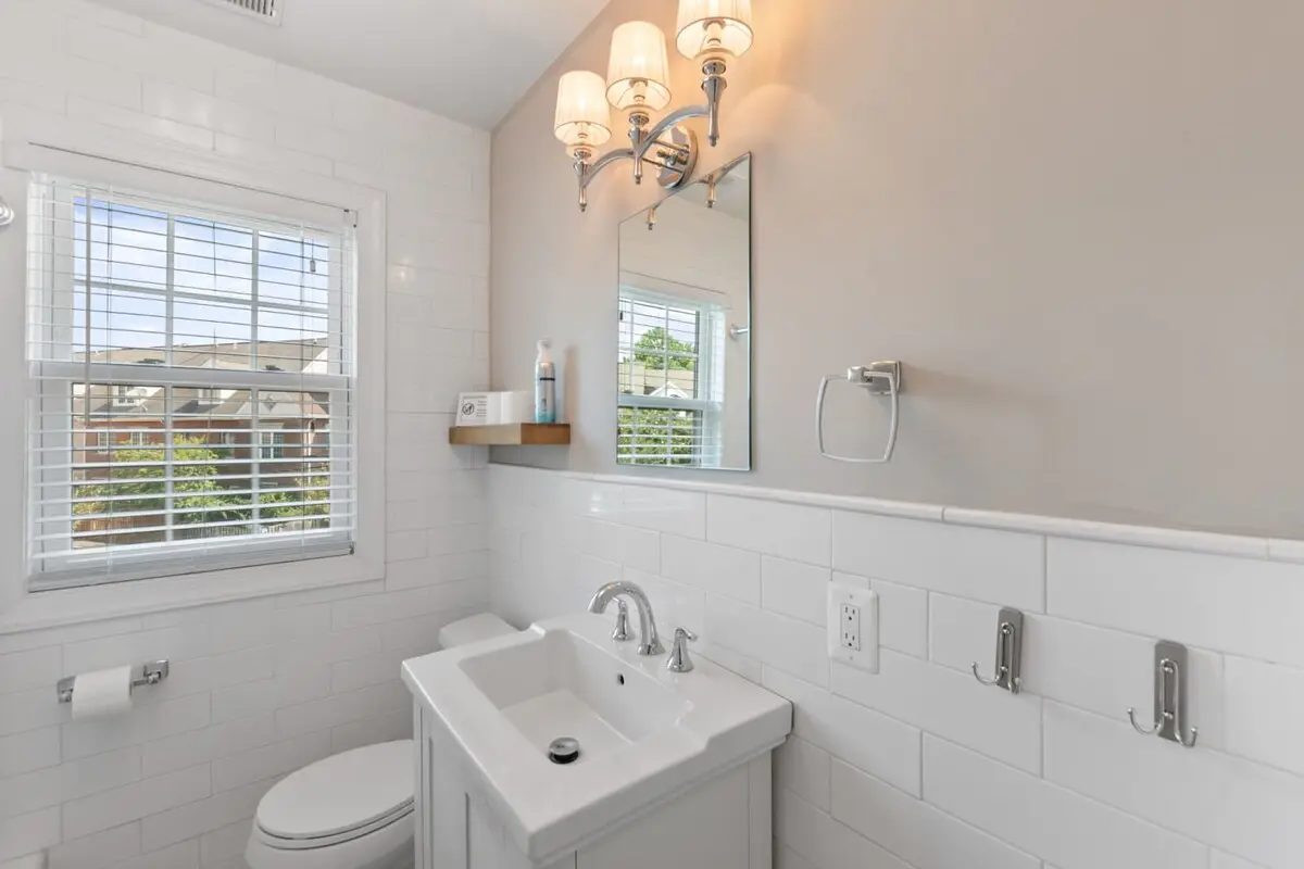 Massive 5BR Historic CozySuites House
