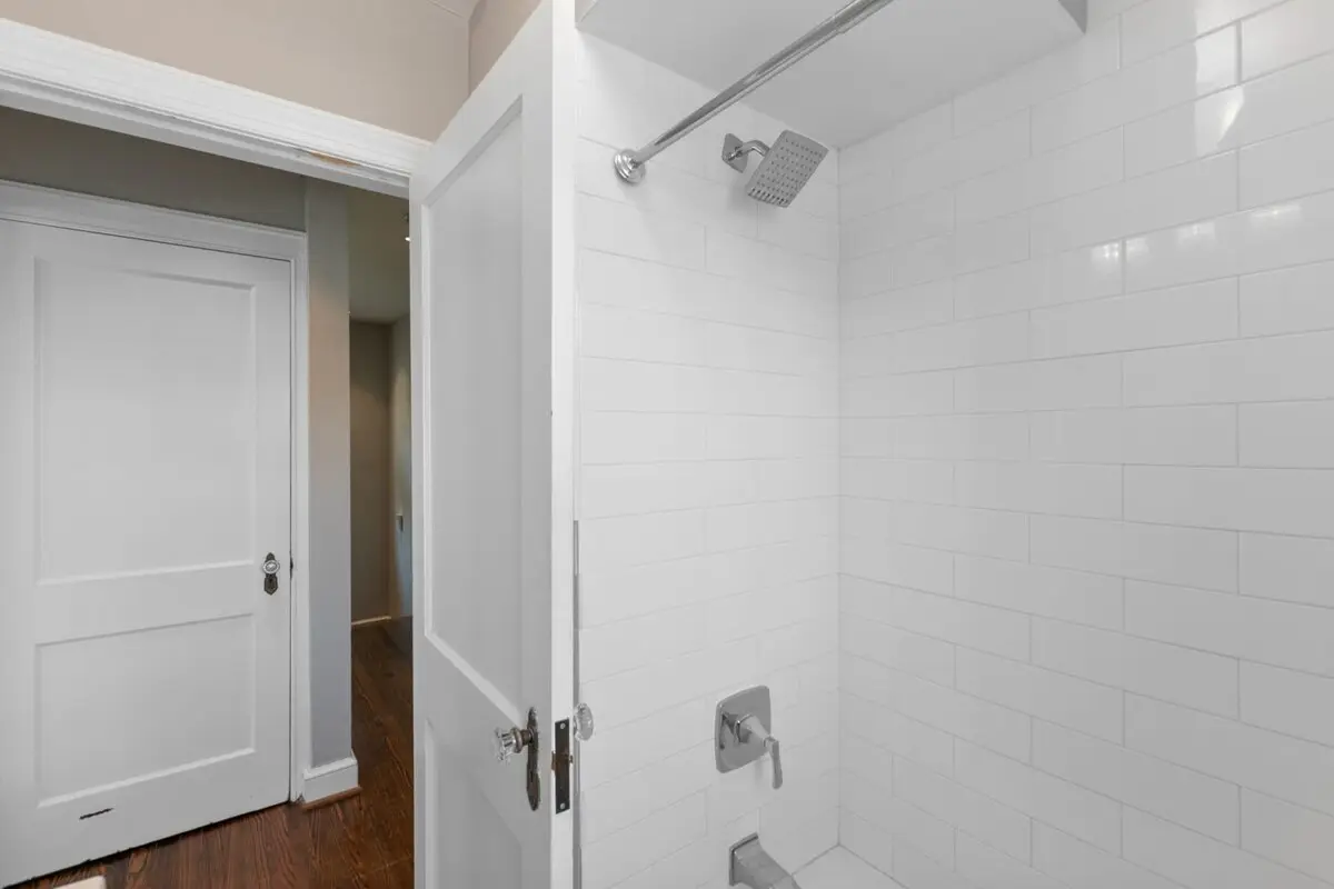 Massive 5BR Historic CozySuites House