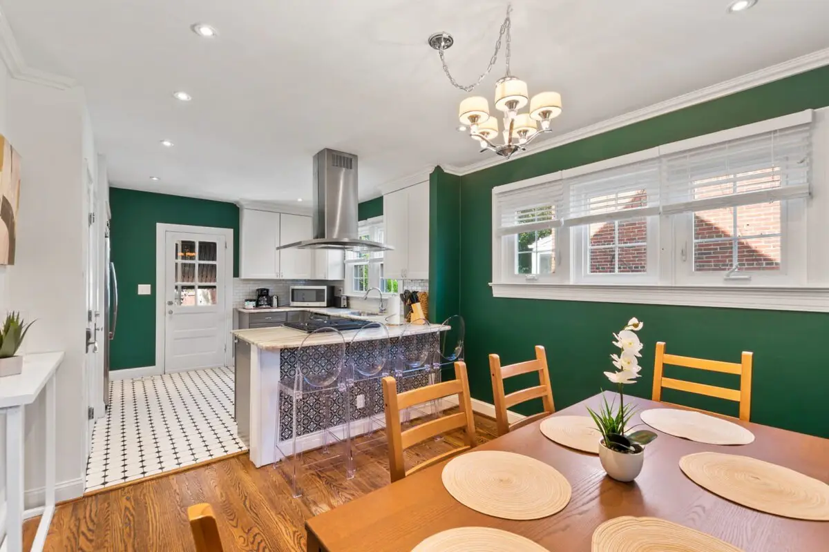 Massive 5BR Historic CozySuites House
