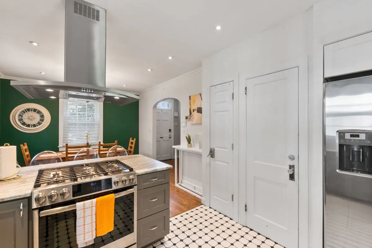 Massive 5BR Historic CozySuites House