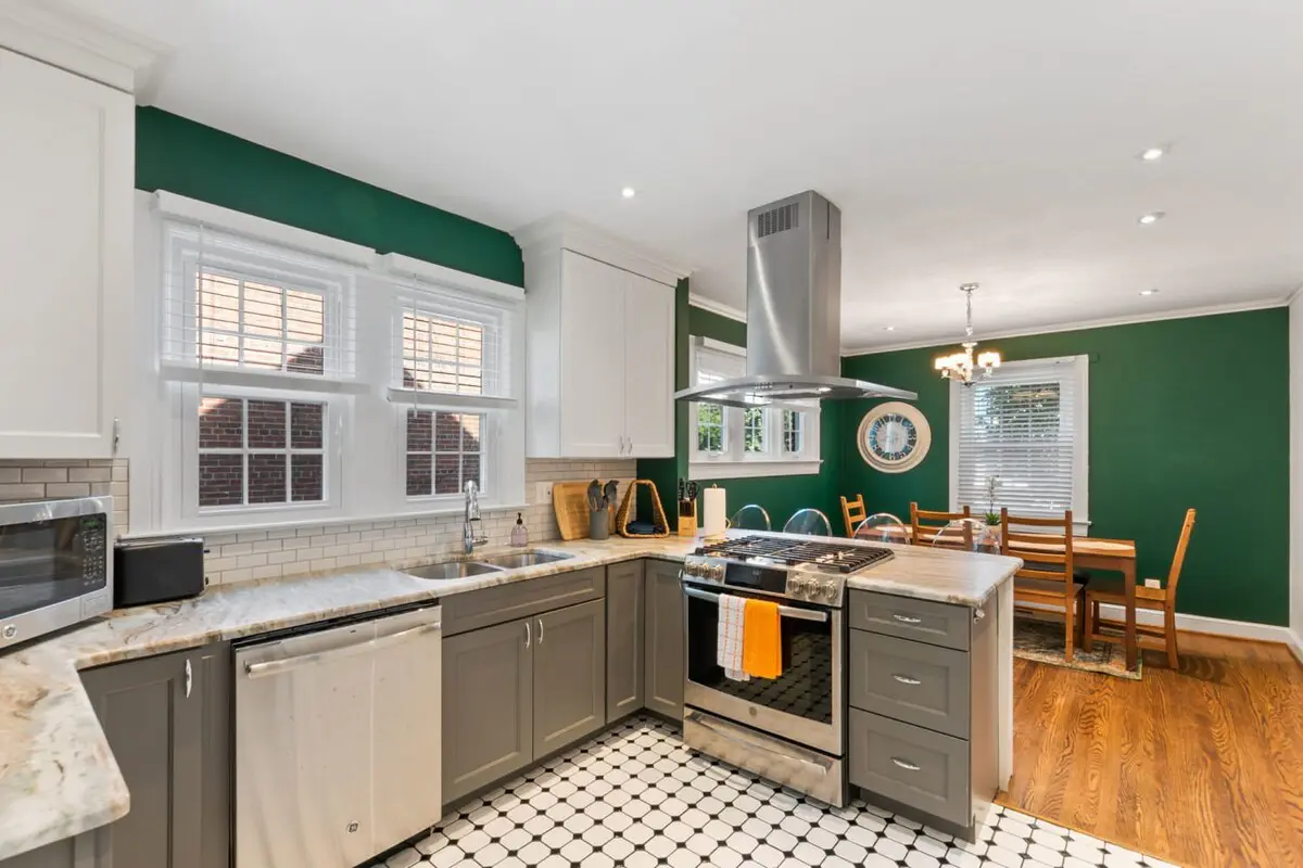 Massive 5BR Historic CozySuites House