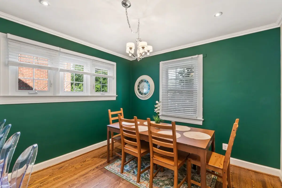 Massive 5BR Historic CozySuites House