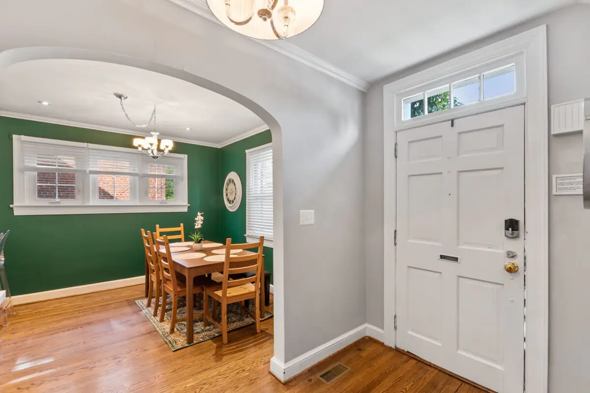 Massive 5BR Historic CozySuites House